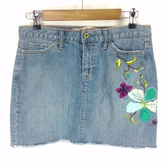 Gap Jeans Dresses & Skirts - Gap Jeans Embroidered Denim Mini Skirt Sz 6